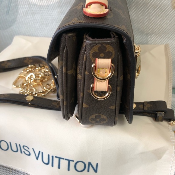 Louis Vuitton Chic Designer Shoulder Bag - Picture 5 of 12